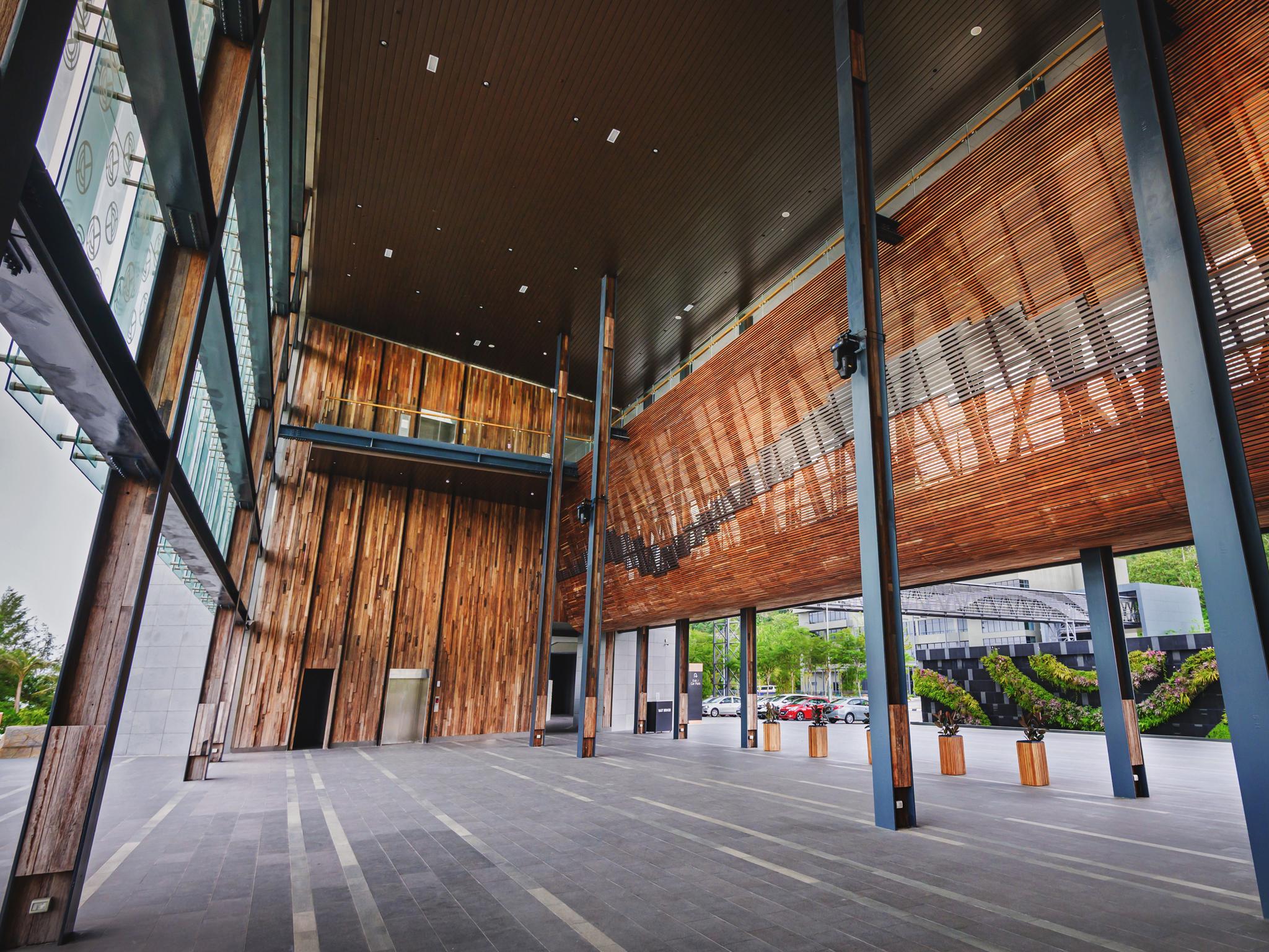 Angsana Teluk Bahang Batu Feringgi Bagian luar foto Interior of the National Museum of the United States Army