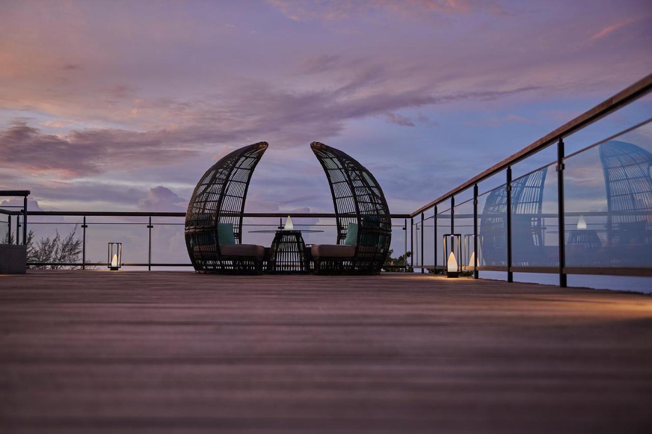 Angsana Teluk Bahang Batu Feringgi Bagian luar foto The Sky Bar