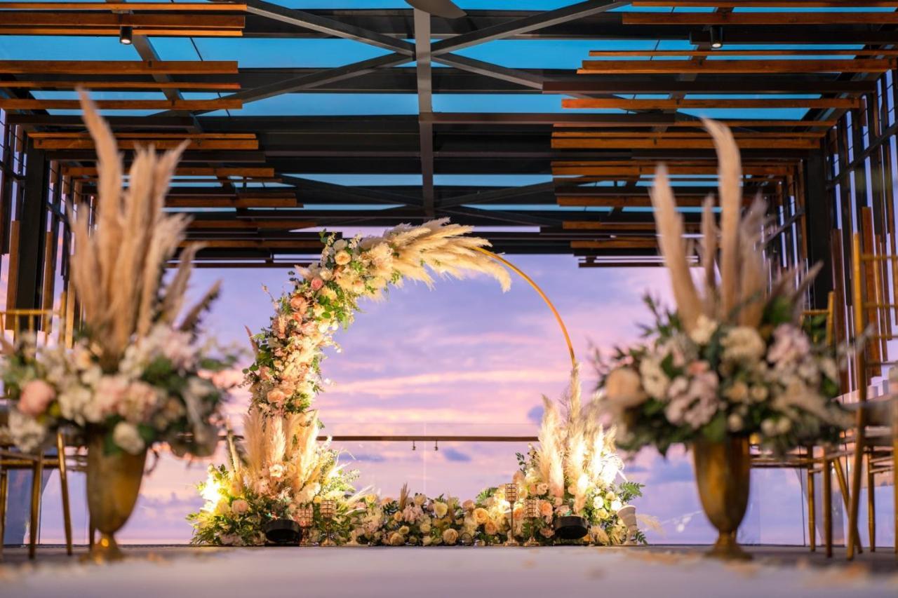 Angsana Teluk Bahang Batu Feringgi Bagian luar foto The wedding venue
