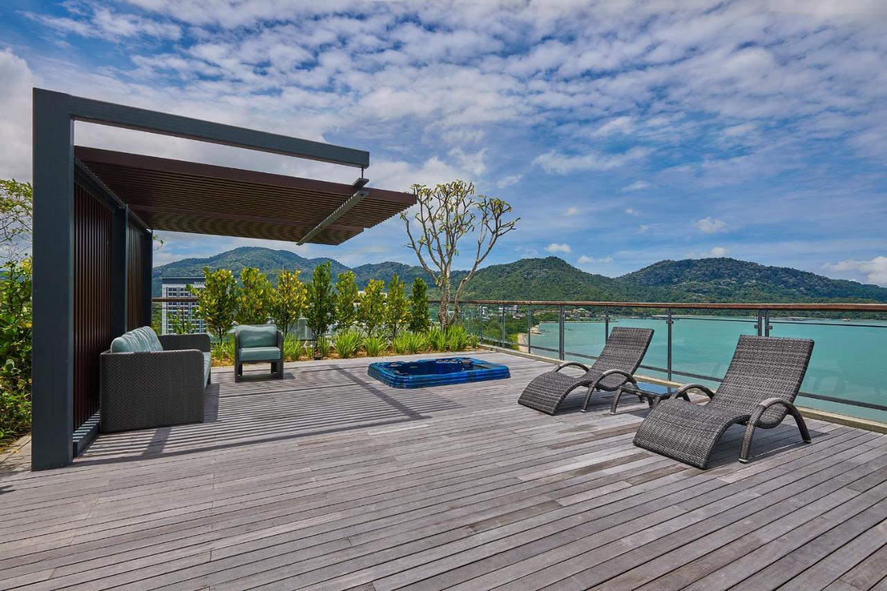 Angsana Teluk Bahang Batu Feringgi Bagian luar foto The rooftop pool at The View